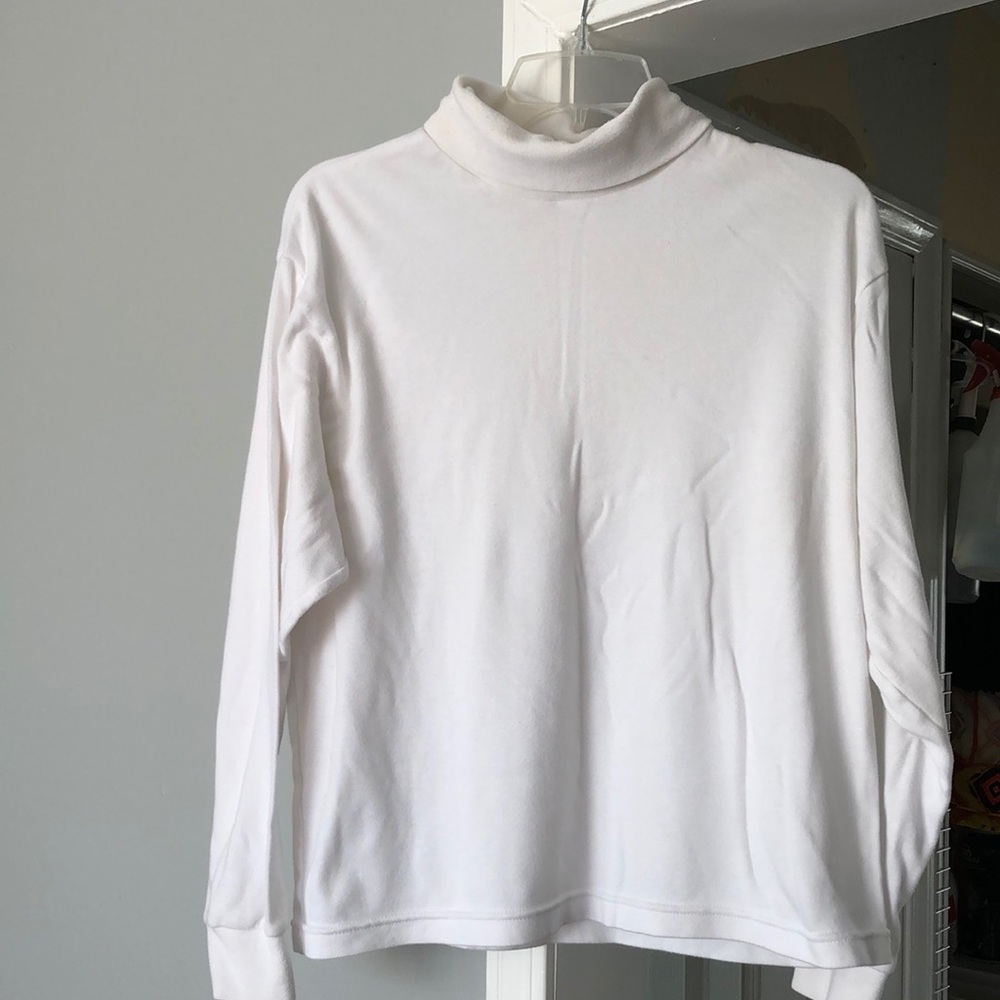 Sweetbriar XL White turtleneck
